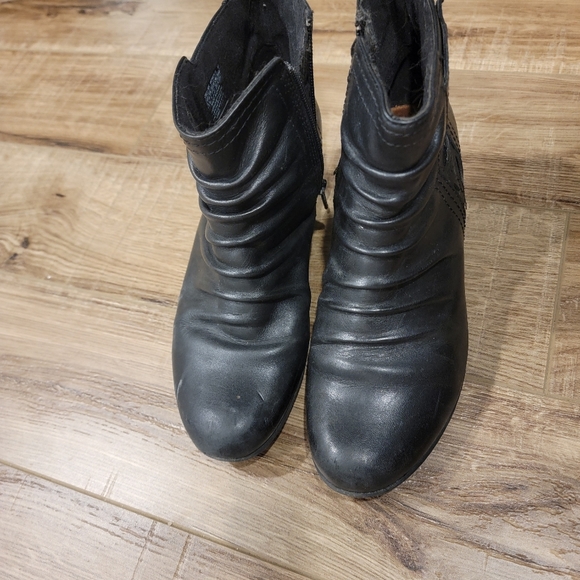 Leather booties - Picture 2 of 3